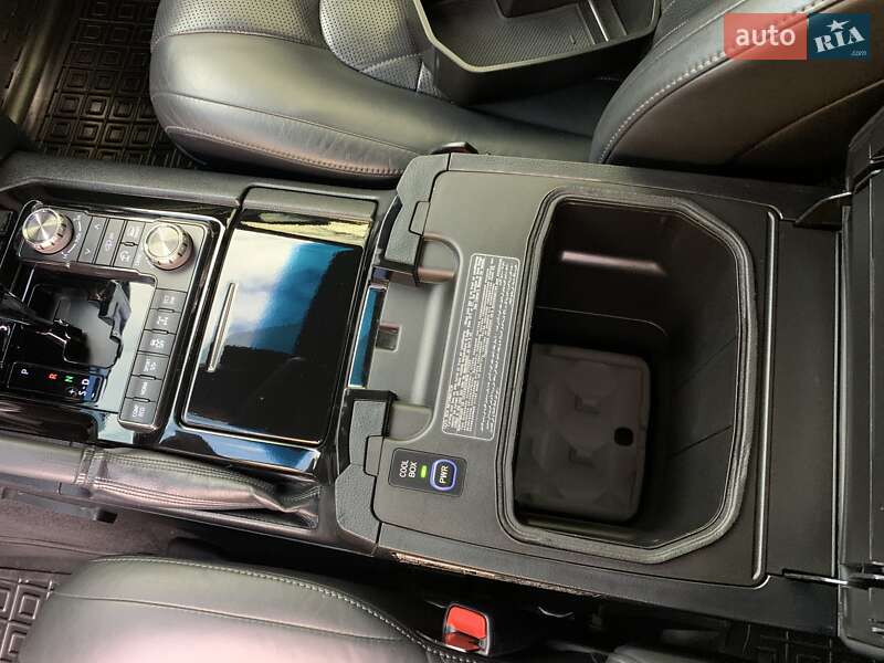 Внедорожник / Кроссовер Toyota Land Cruiser 2019 в Кривом Роге
