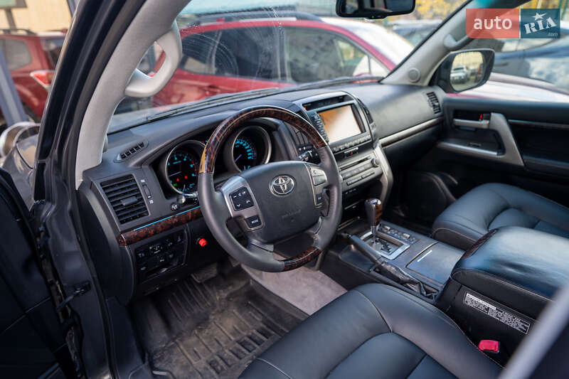 Внедорожник / Кроссовер Toyota Land Cruiser 2011 в Киеве