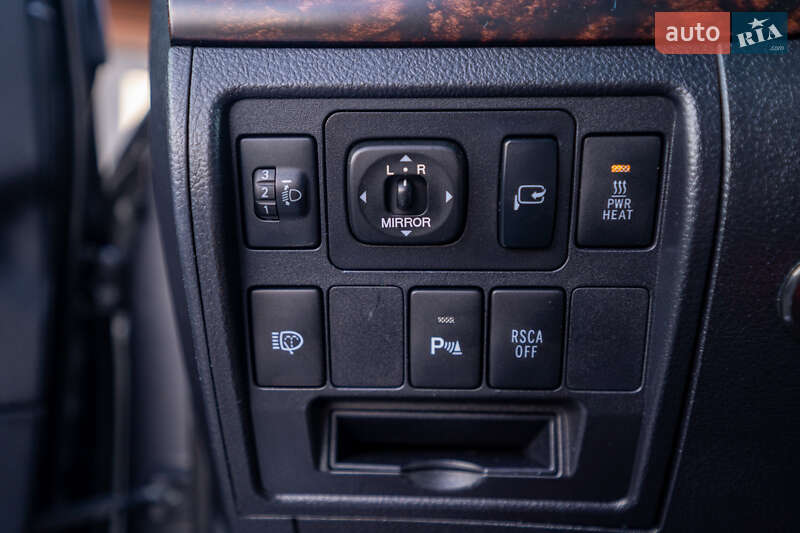 Внедорожник / Кроссовер Toyota Land Cruiser 2011 в Киеве