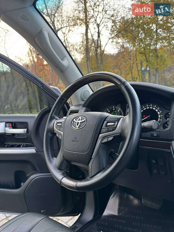 Внедорожник / Кроссовер Toyota Land Cruiser 2018 в Киеве