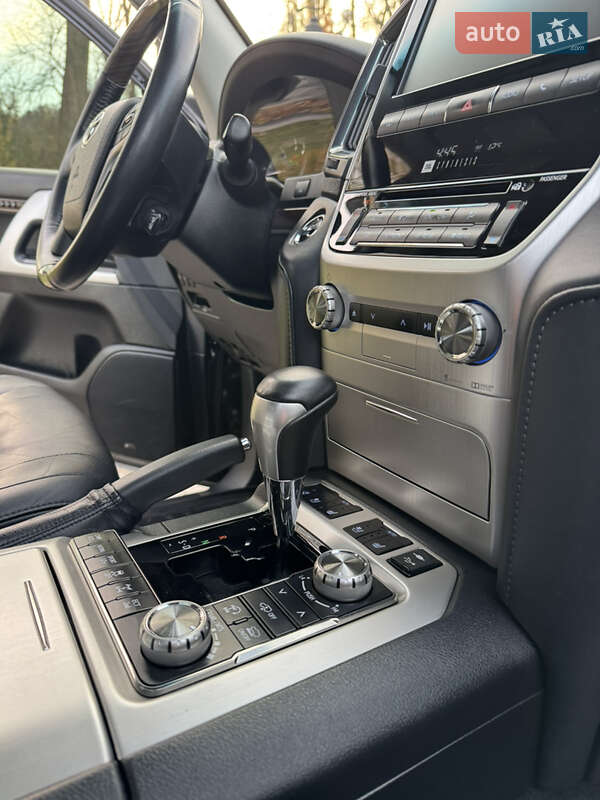 Внедорожник / Кроссовер Toyota Land Cruiser 2018 в Киеве