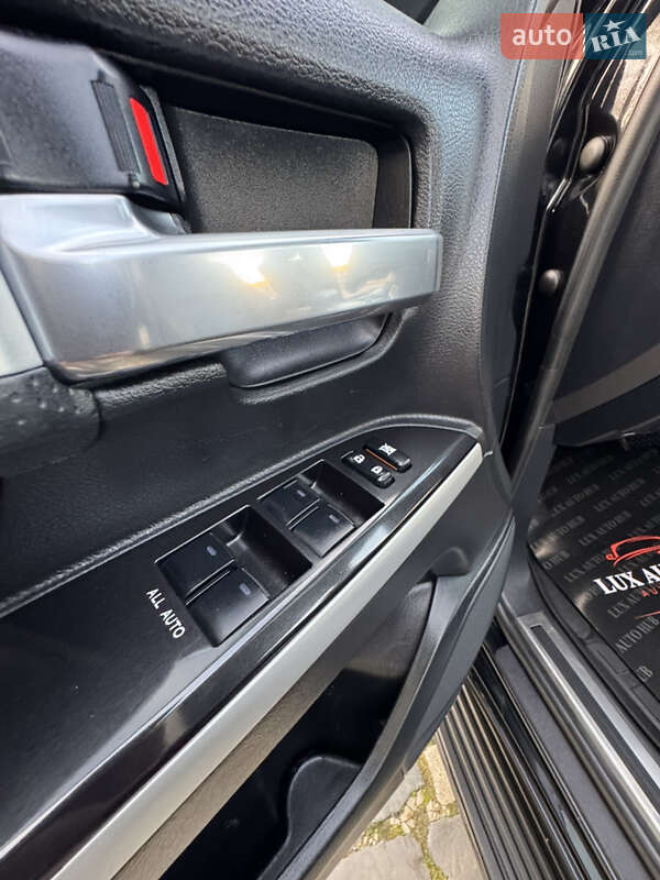 Внедорожник / Кроссовер Toyota Land Cruiser 2018 в Киеве