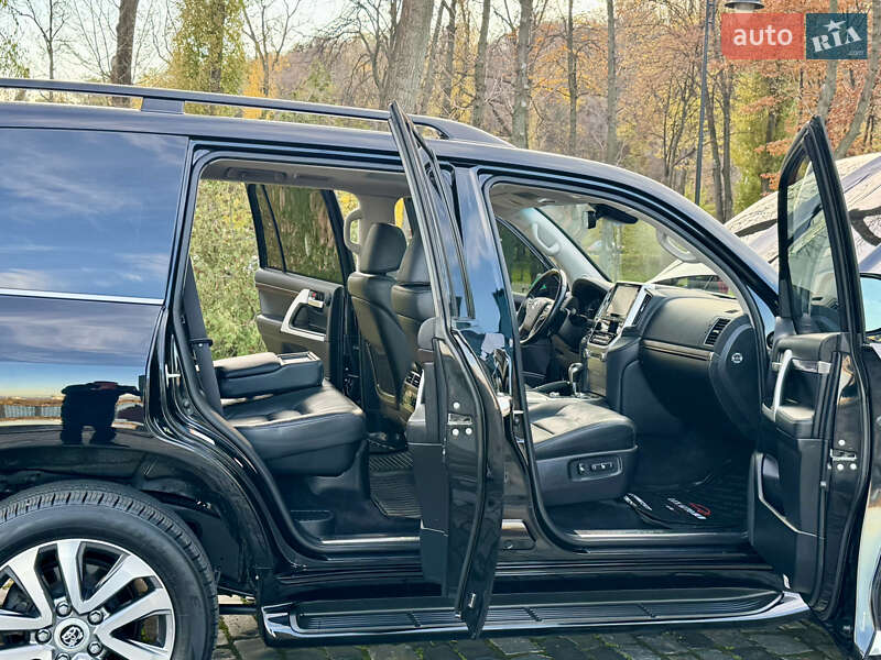 Внедорожник / Кроссовер Toyota Land Cruiser 2018 в Киеве