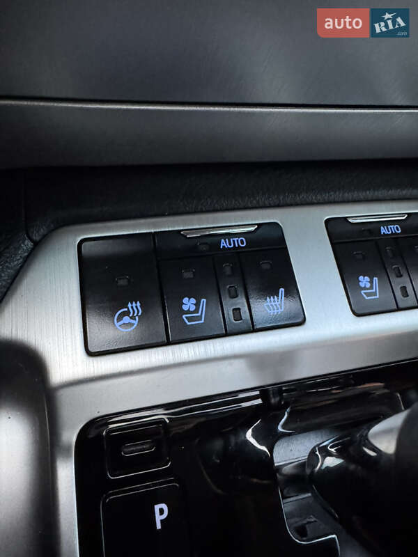 Внедорожник / Кроссовер Toyota Land Cruiser 2018 в Киеве