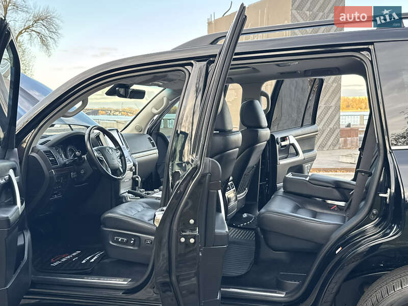 Внедорожник / Кроссовер Toyota Land Cruiser 2018 в Киеве