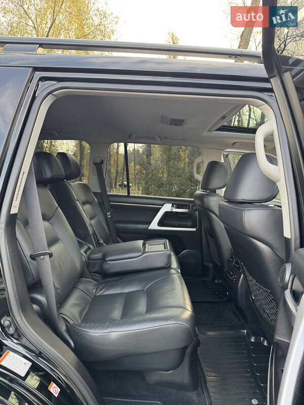 Внедорожник / Кроссовер Toyota Land Cruiser 2018 в Киеве