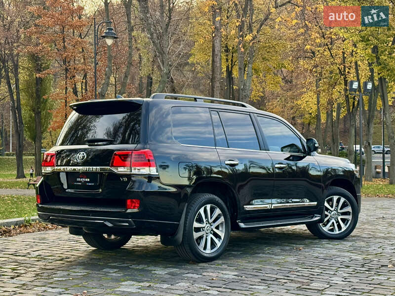 Внедорожник / Кроссовер Toyota Land Cruiser 2018 в Киеве