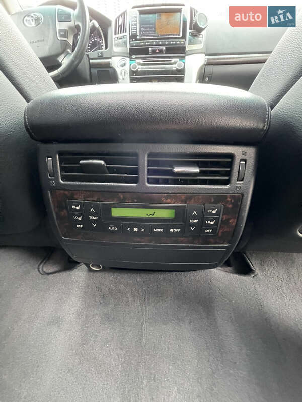Внедорожник / Кроссовер Toyota Land Cruiser 2012 в Киеве фото 16 Внедорожник / Кроссовер Toyota Land Cruiser 2012 в Киеве