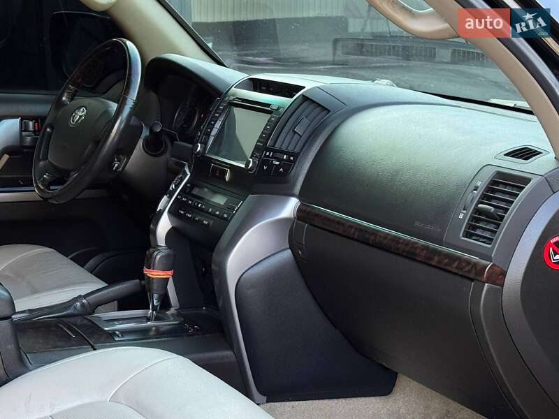 Позашляховик / Кросовер Toyota Land Cruiser 2010 в Запоріжжі