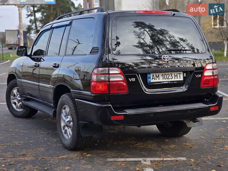 Позашляховик / Кросовер Toyota Land Cruiser 2004 в Малині