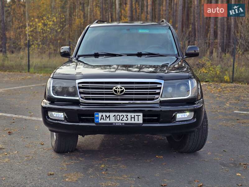 Позашляховик / Кросовер Toyota Land Cruiser 2004 в Малині