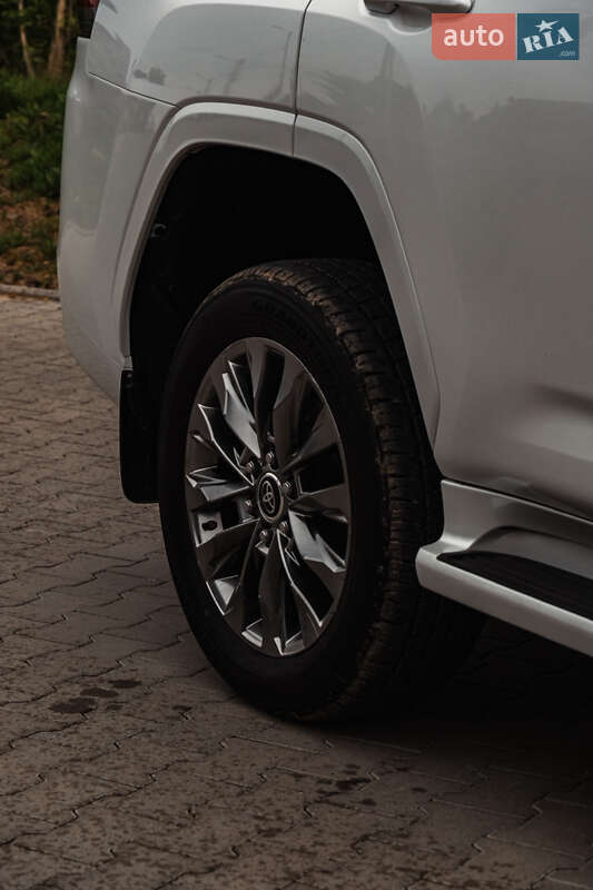 Внедорожник / Кроссовер Toyota Land Cruiser 2021 в Ровно фото 12 Внедорожник / Кроссовер Toyota Land Cruiser 2021 в Ровно
