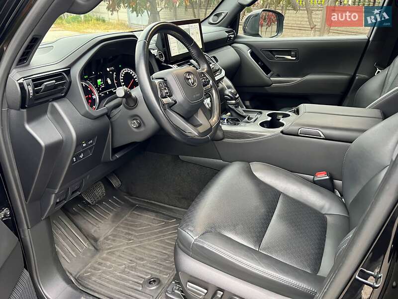 Внедорожник / Кроссовер Toyota Land Cruiser 2022 в Полтаве
