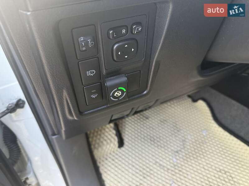 Внедорожник / Кроссовер Toyota Land Cruiser 2010 в Киеве фото 4 Внедорожник / Кроссовер Toyota Land Cruiser 2010 в Киеве