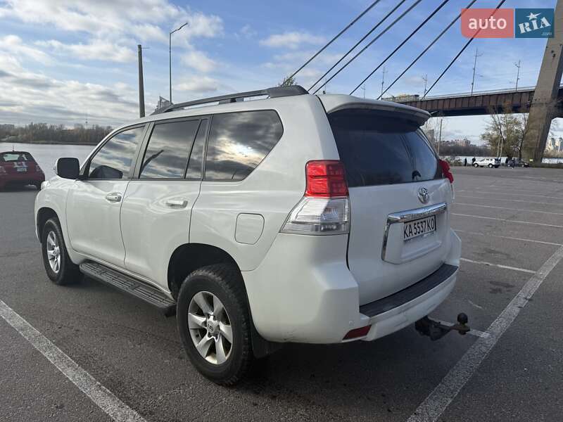Внедорожник / Кроссовер Toyota Land Cruiser 2010 в Киеве фото 11 Внедорожник / Кроссовер Toyota Land Cruiser 2010 в Киеве