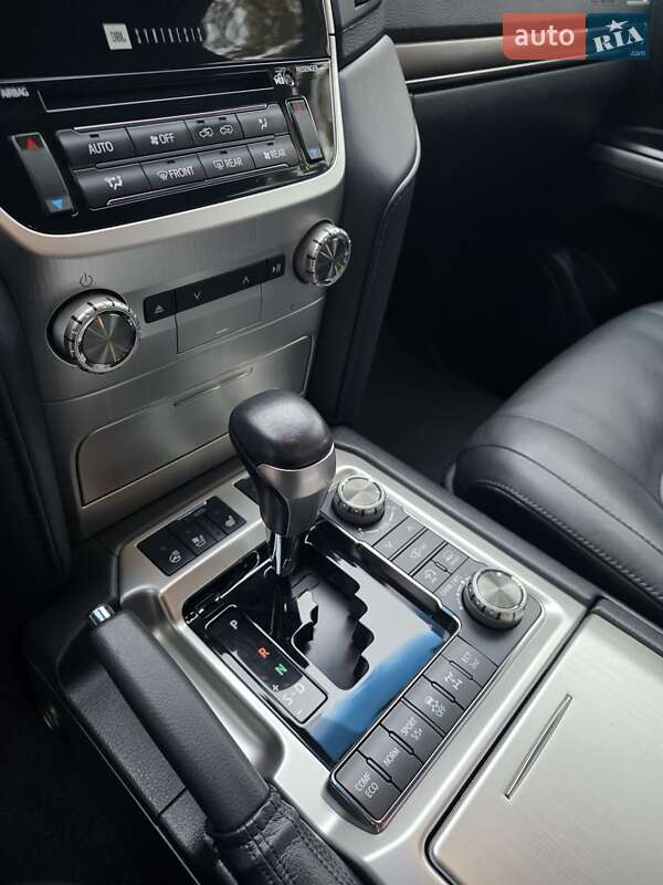 Внедорожник / Кроссовер Toyota Land Cruiser 2018 в Киеве