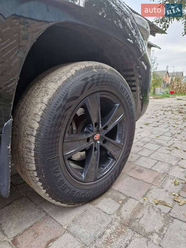 Внедорожник / Кроссовер Toyota Land Cruiser 2011 в Сумах фото 2 Внедорожник / Кроссовер Toyota Land Cruiser 2011 в Сумах