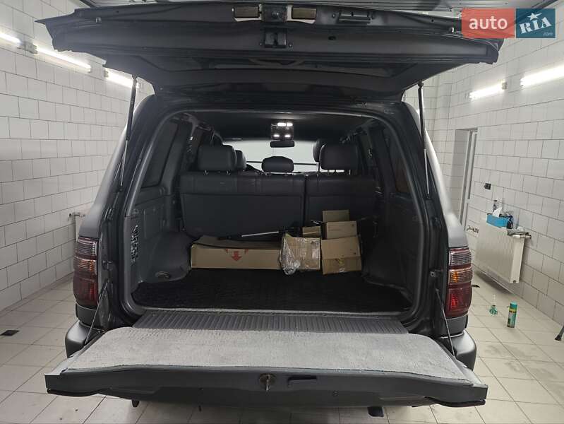 Внедорожник / Кроссовер Toyota Land Cruiser 2001 в Ивано-Франковске