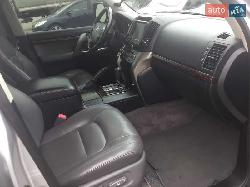 Внедорожник / Кроссовер Toyota Land Cruiser 2008 в Киеве фото 14 Внедорожник / Кроссовер Toyota Land Cruiser 2008 в Киеве