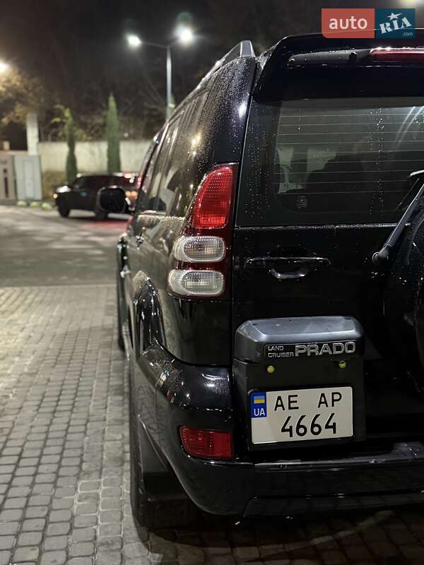 Внедорожник / Кроссовер Toyota Land Cruiser 2006 в Днепре