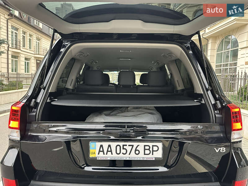 Внедорожник / Кроссовер Toyota Land Cruiser 2020 в Киеве