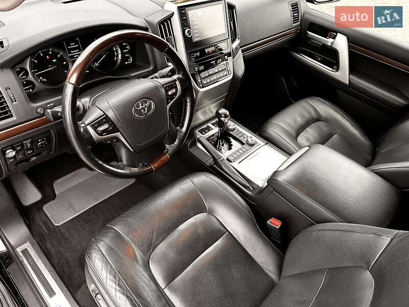 Внедорожник / Кроссовер Toyota Land Cruiser 2019 в Харькове фото 10 Внедорожник / Кроссовер Toyota Land Cruiser 2019 в Харькове