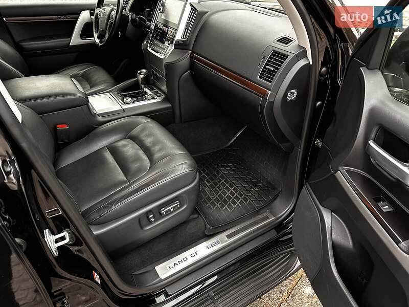 Внедорожник / Кроссовер Toyota Land Cruiser 2019 в Харькове фото 14 Внедорожник / Кроссовер Toyota Land Cruiser 2019 в Харькове