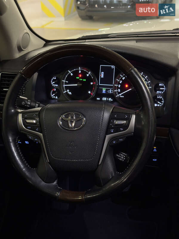 Внедорожник / Кроссовер Toyota Land Cruiser 2016 в Киеве