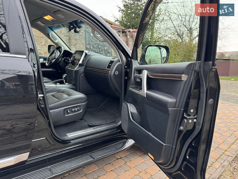 Внедорожник / Кроссовер Toyota Land Cruiser 2019 в Киеве