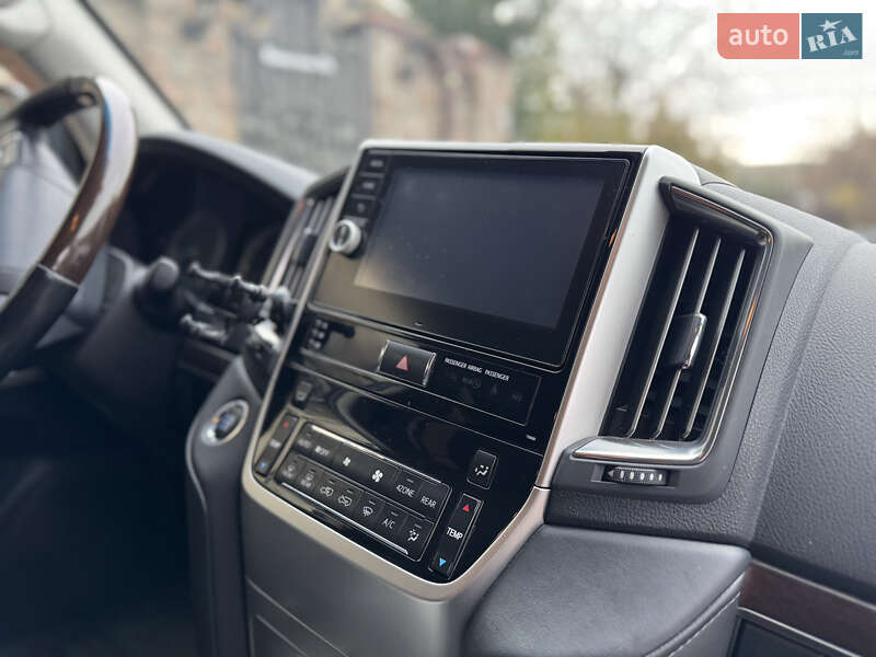 Внедорожник / Кроссовер Toyota Land Cruiser 2019 в Киеве