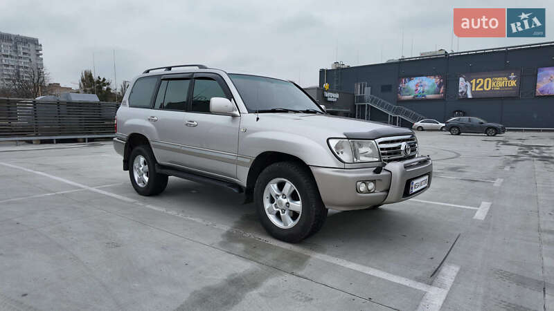 Внедорожник / Кроссовер Toyota Land Cruiser 2004 в Киеве