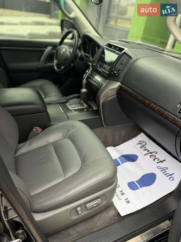 Внедорожник / Кроссовер Toyota Land Cruiser 2008 в Тернополе