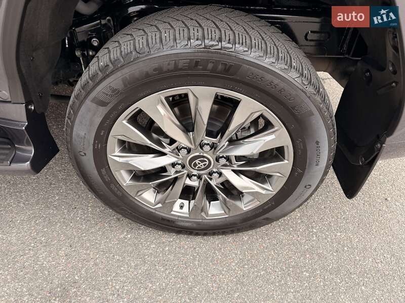 Внедорожник / Кроссовер Toyota Land Cruiser 2023 в Киеве