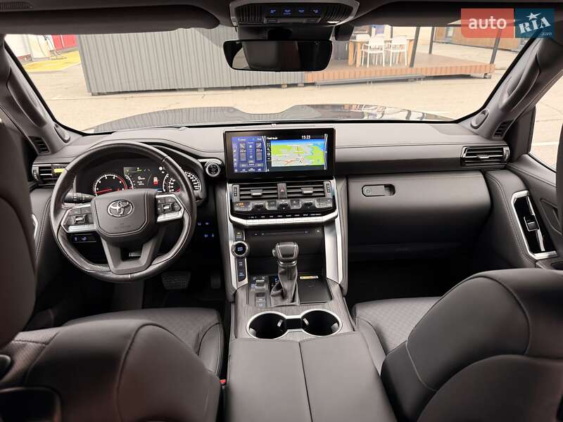 Внедорожник / Кроссовер Toyota Land Cruiser 2023 в Киеве