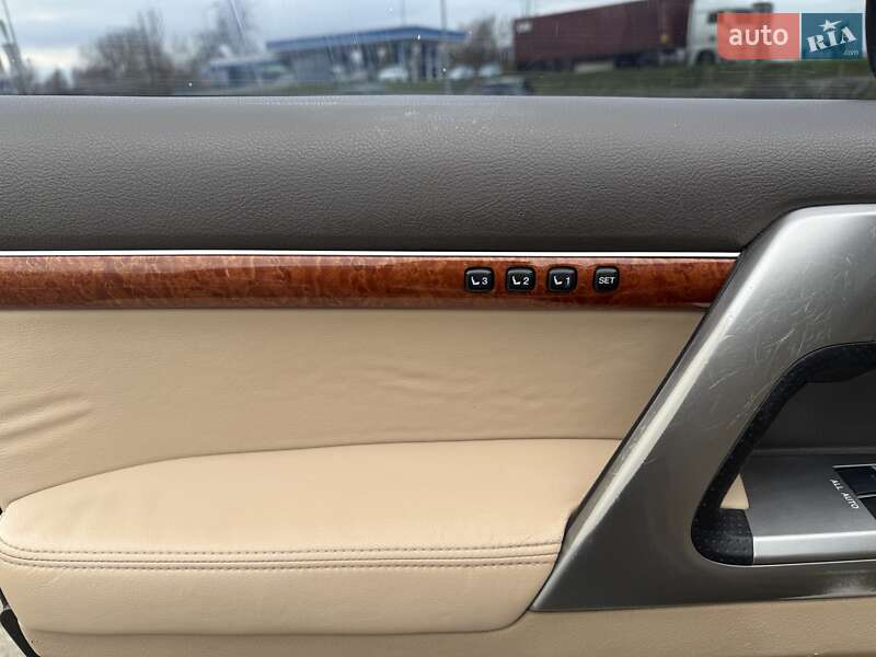 Внедорожник / Кроссовер Toyota Land Cruiser 2013 в Киеве фото 13 Внедорожник / Кроссовер Toyota Land Cruiser 2013 в Киеве