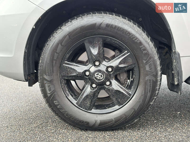 Внедорожник / Кроссовер Toyota Land Cruiser 2011 в Киеве фото 7 Внедорожник / Кроссовер Toyota Land Cruiser 2011 в Киеве