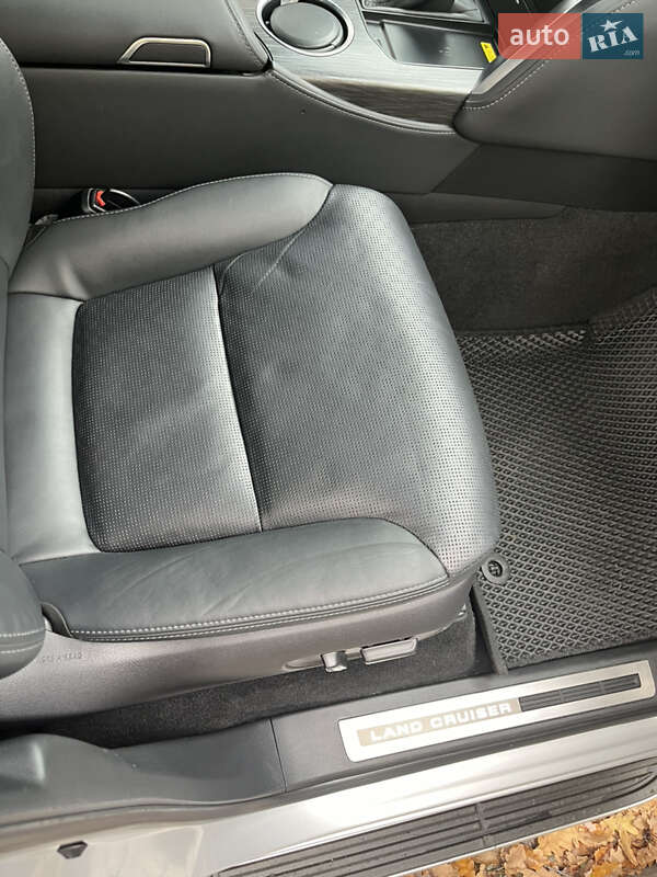 Внедорожник / Кроссовер Toyota Land Cruiser 2021 в Киеве фото 16 Внедорожник / Кроссовер Toyota Land Cruiser 2021 в Киеве