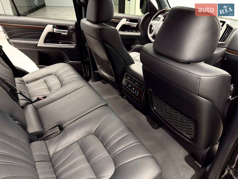 Внедорожник / Кроссовер Toyota Land Cruiser 2020 в Киеве