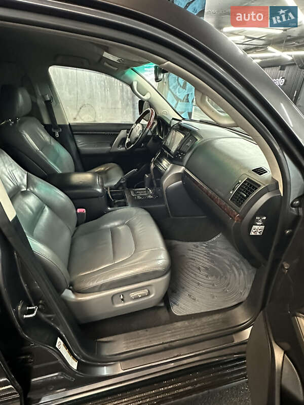Внедорожник / Кроссовер Toyota Land Cruiser 2010 в Киеве фото 7 Внедорожник / Кроссовер Toyota Land Cruiser 2010 в Киеве