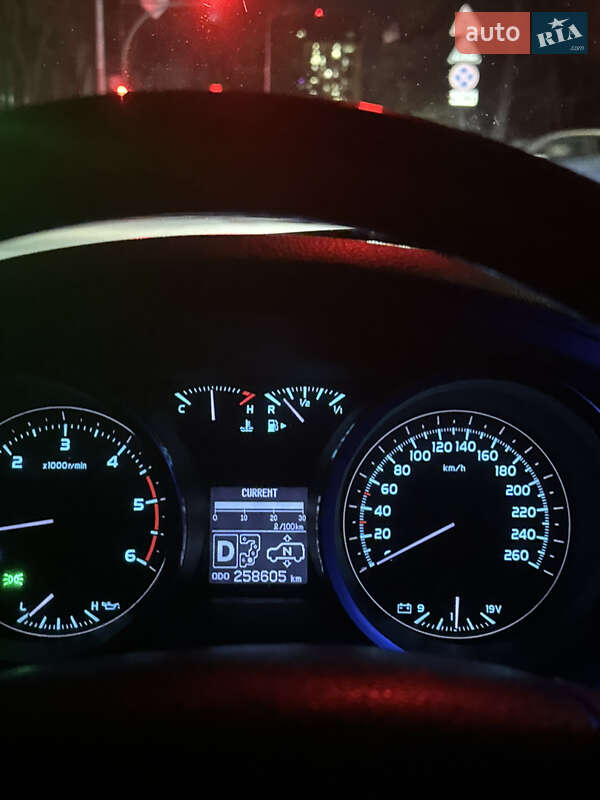 Внедорожник / Кроссовер Toyota Land Cruiser 2010 в Киеве фото 13 Внедорожник / Кроссовер Toyota Land Cruiser 2010 в Киеве