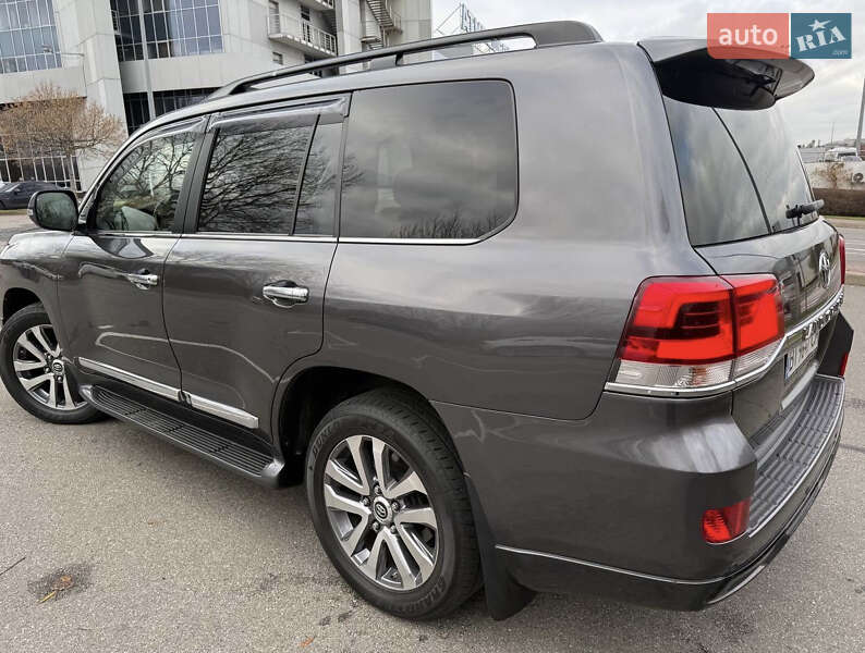 Внедорожник / Кроссовер Toyota Land Cruiser 2018 в Киеве
