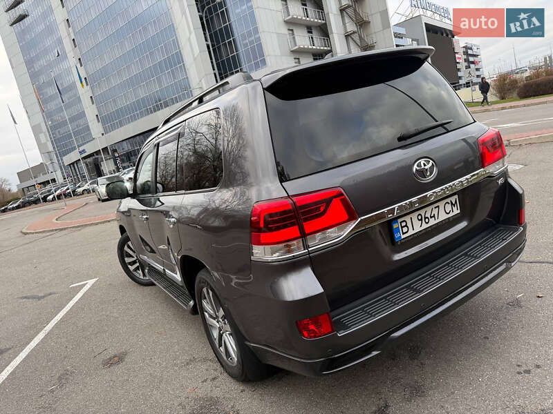 Внедорожник / Кроссовер Toyota Land Cruiser 2018 в Киеве