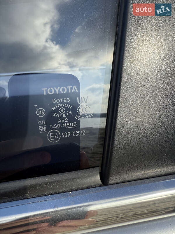 Внедорожник / Кроссовер Toyota Land Cruiser 2012 в Харькове