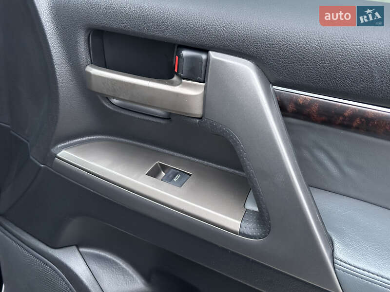 Внедорожник / Кроссовер Toyota Land Cruiser 2010 в Одессе фото 46 Внедорожник / Кроссовер Toyota Land Cruiser 2010 в Одессе