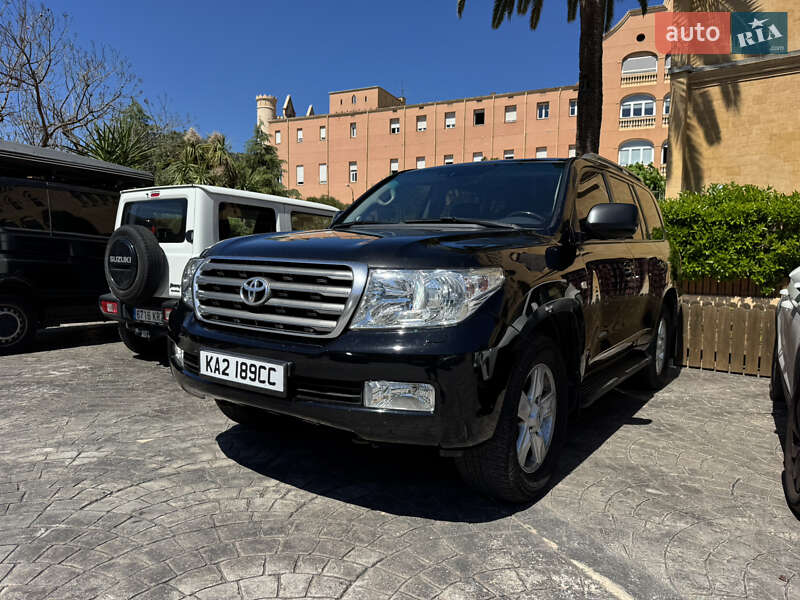 Toyota Land Cruiser 2011