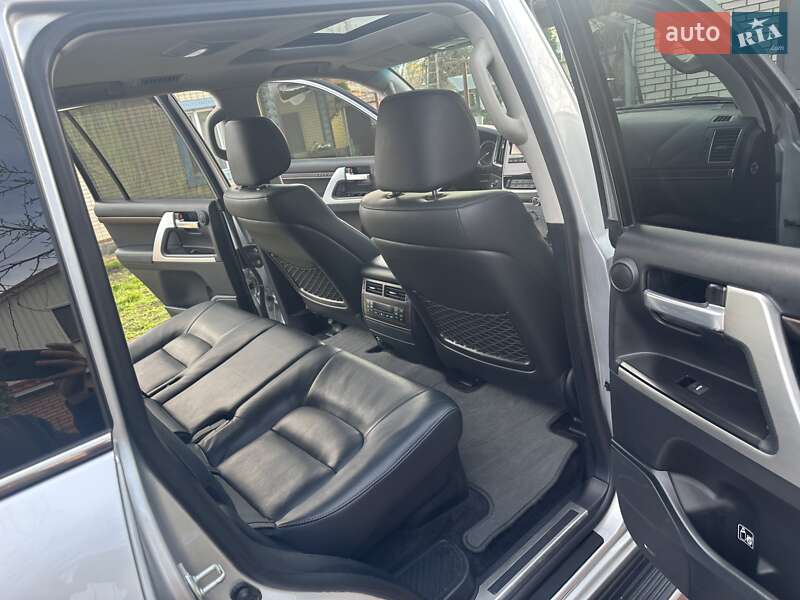 Внедорожник / Кроссовер Toyota Land Cruiser 2017 в Виннице фото 58 Внедорожник / Кроссовер Toyota Land Cruiser 2017 в Виннице