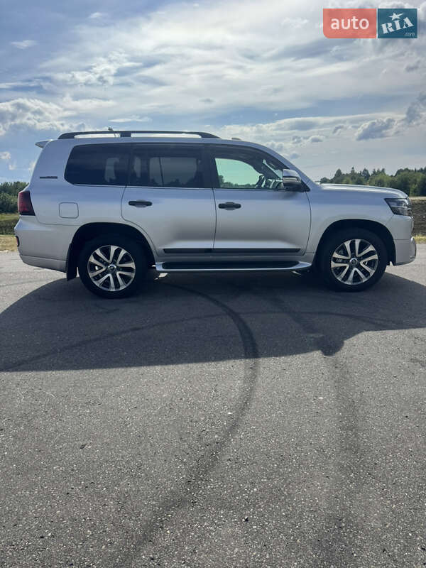 Внедорожник / Кроссовер Toyota Land Cruiser 2016 в Харькове фото 9 Внедорожник / Кроссовер Toyota Land Cruiser 2016 в Харькове