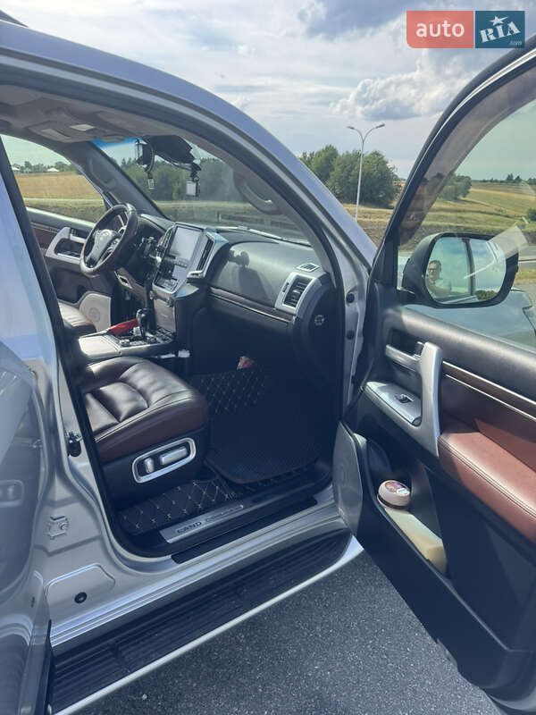 Внедорожник / Кроссовер Toyota Land Cruiser 2016 в Харькове фото 16 Внедорожник / Кроссовер Toyota Land Cruiser 2016 в Харькове