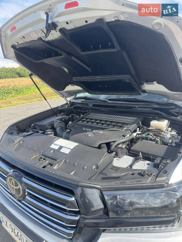 Внедорожник / Кроссовер Toyota Land Cruiser 2016 в Харькове фото 20 Внедорожник / Кроссовер Toyota Land Cruiser 2016 в Харькове