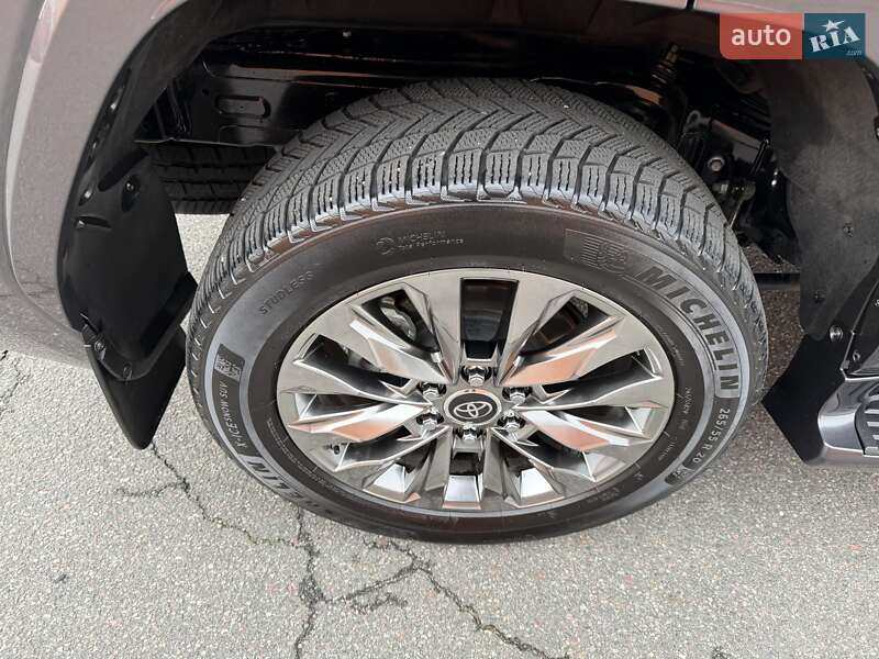 Внедорожник / Кроссовер Toyota Land Cruiser 2023 в Киеве